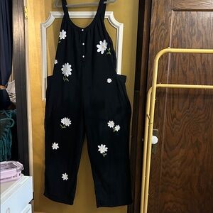 Black Jumpsuit with White Daisy Print 4x but runs smaller for baggy style